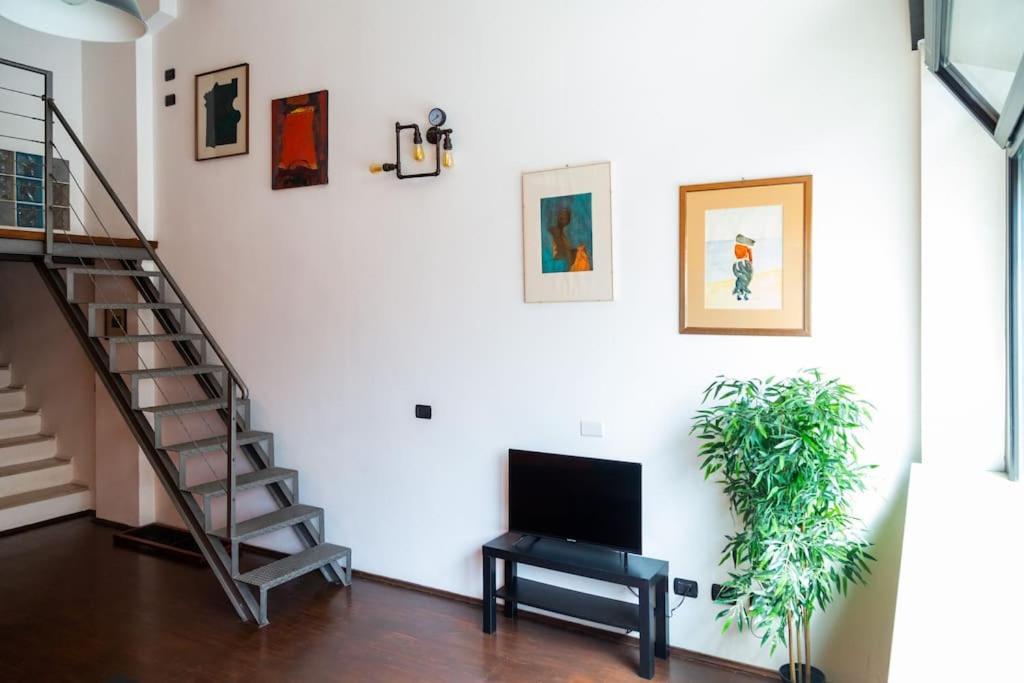 2 Min Da Porta Genova - Elegante Bilocale Apartment Милано Екстериор снимка
