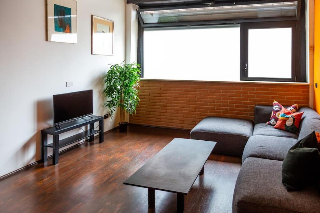 2 Min Da Porta Genova - Elegante Bilocale Apartment Милано Екстериор снимка