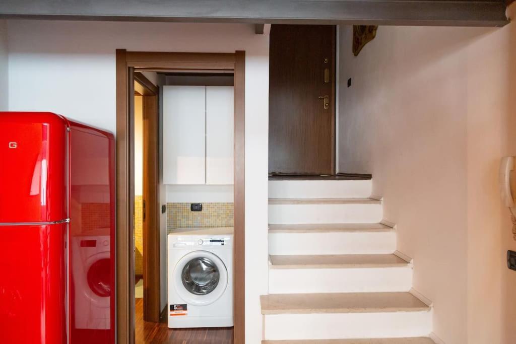 2 Min Da Porta Genova - Elegante Bilocale Apartment Милано Екстериор снимка